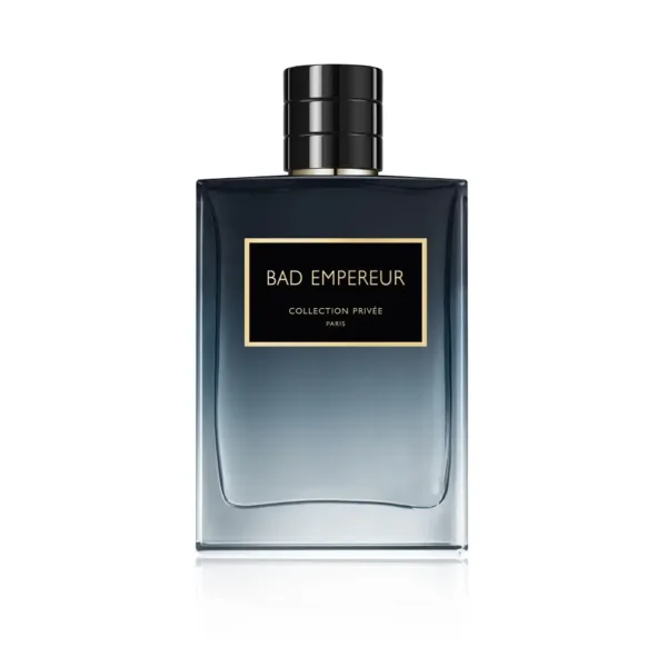 Flacon de parfum “BAD EMPEREUR” bleu élégant avec bouchon noir et étiquette dorée, évoquant luxe et sophistication.