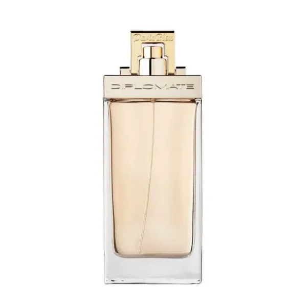 Flacon de parfum PRIVATĒ transparent avec liquide ambré et bouchon doré.