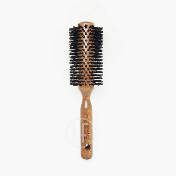 Guenzani 242 est une brosse professionnelle de brushing fabriquée en Italie avec une manche en bois de qualité et des poils renforcés.