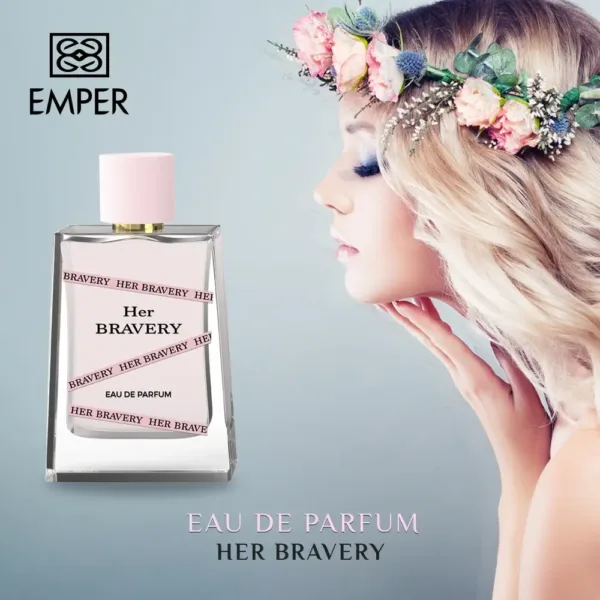 Flacon de parfum EMPER ‘Her Bravery’ avec personne portant une couronne florale.