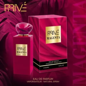 Flacon de parfum PRIVÉ MAGENTA et son emballage sur fond de feuilles magenta.