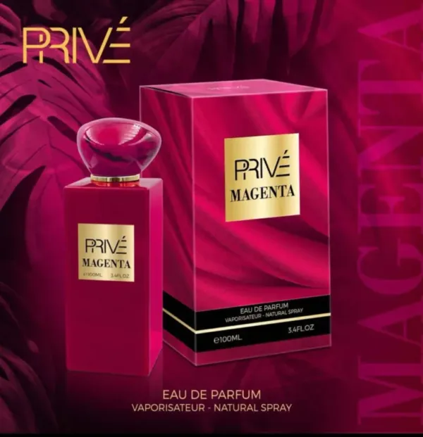 Flacon de parfum PRIVÉ MAGENTA et son emballage sur fond de feuilles magenta.