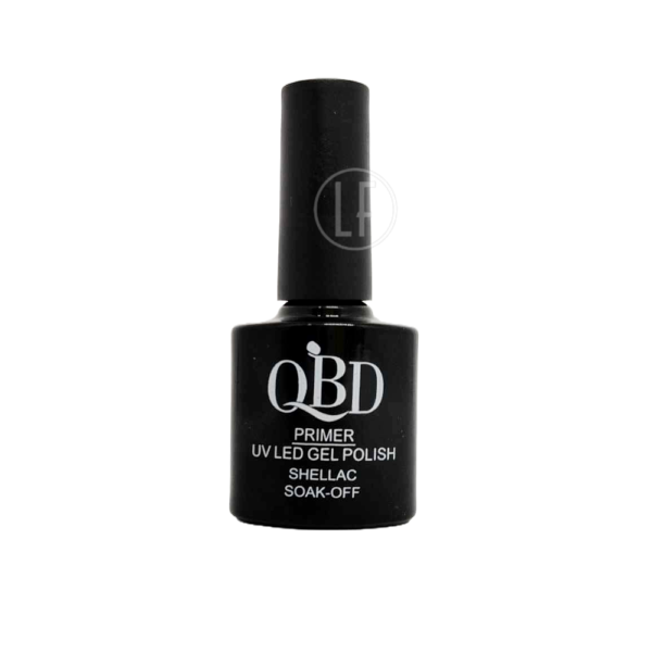 Le primer QBD est un produit spécifique pour la manucure permanente, qu'elle soit en vernis ou gel. Il s’applique avant la pose pour assurer sa bonne tenue.