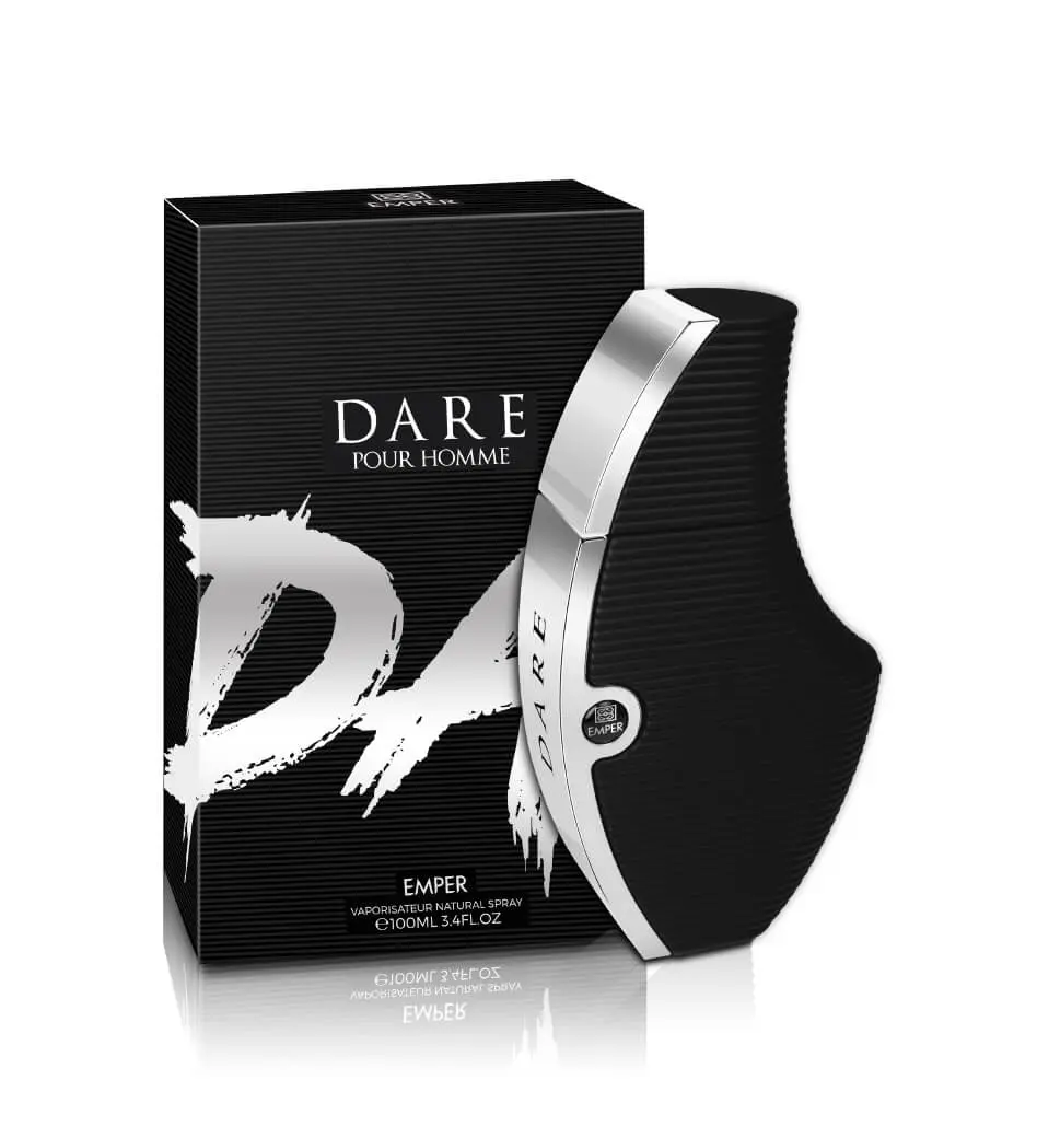 Flacon de parfum DARE pour homme, forme bouclier, noir et argent.