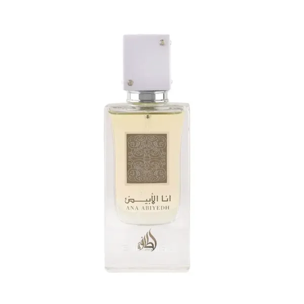 Flacon de parfum rectangulaire avec étiquette ornée et écriture arabe.