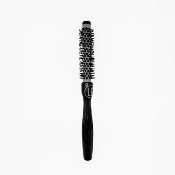 Les brosses Guenzani 621 en céramique de la ligne Hair Style ont été conçues pour un usage professionnel. D'un diamètre de 16 mm, L'anneau en céramique